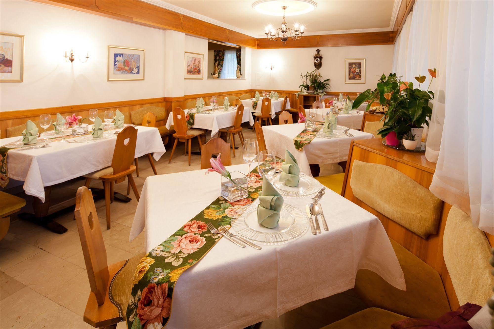 Hotel Aster Merano Ngoại thất bức ảnh